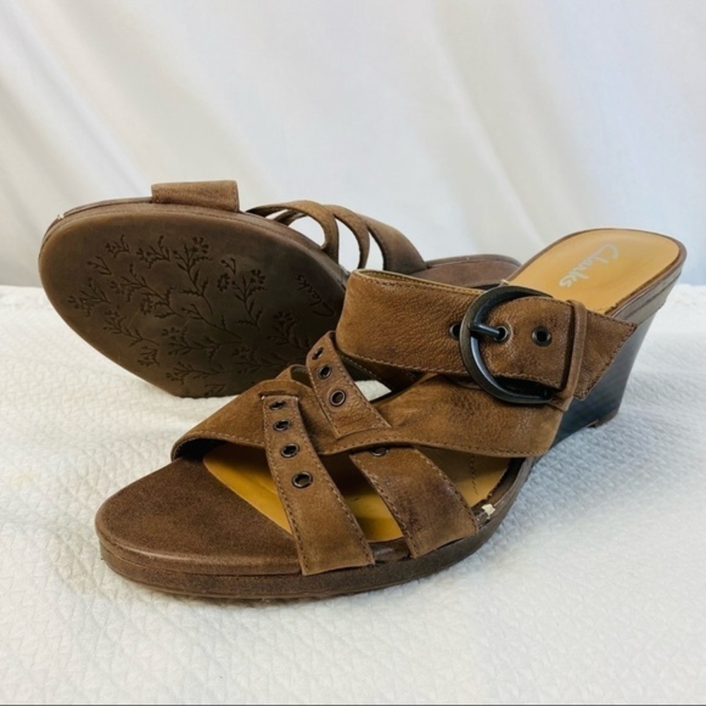 Clarks Brown Suede Buckle Sandals Size 8.5M